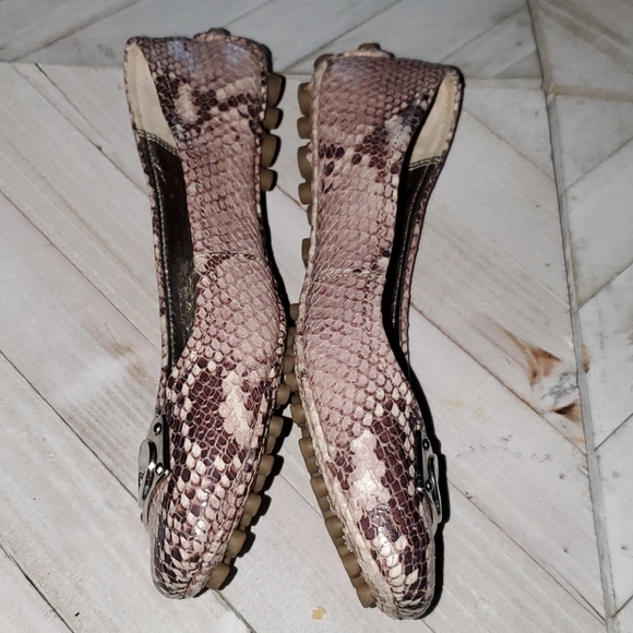 Coach Size 37 Snakeskin Design Driving Flats - Picture 3 of 8